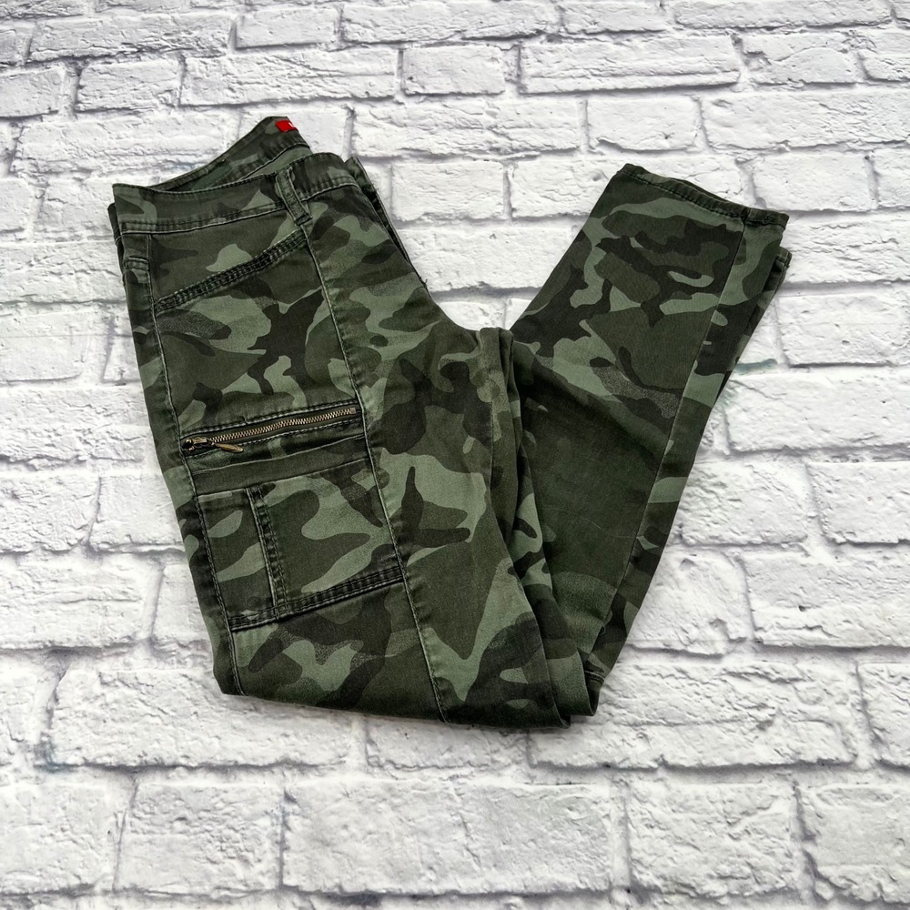 Union Bay Women's Green Camo Utility Cargo Pants Size 5 Zipper Pockets Slim Leg